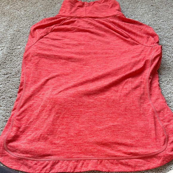 Tommy Bahama island Zone top - Picture 3 of 3